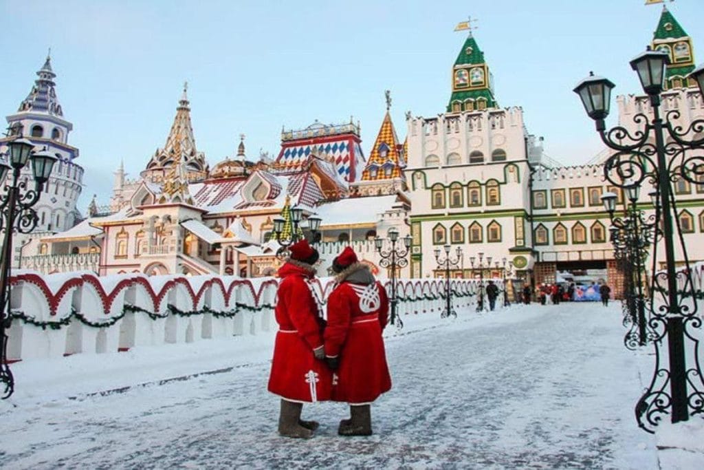 کدام فصل سفر به روسیه کیف و هزینه کمتری دارد؟ تحلیل جامع و جذاب!