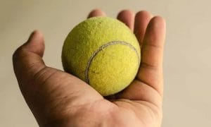 «آیا می‌توانید با یک تست ساده با توپ تنیس، پیش بینی کنید که تا صدسالگی عمر خواهید کرد؟»