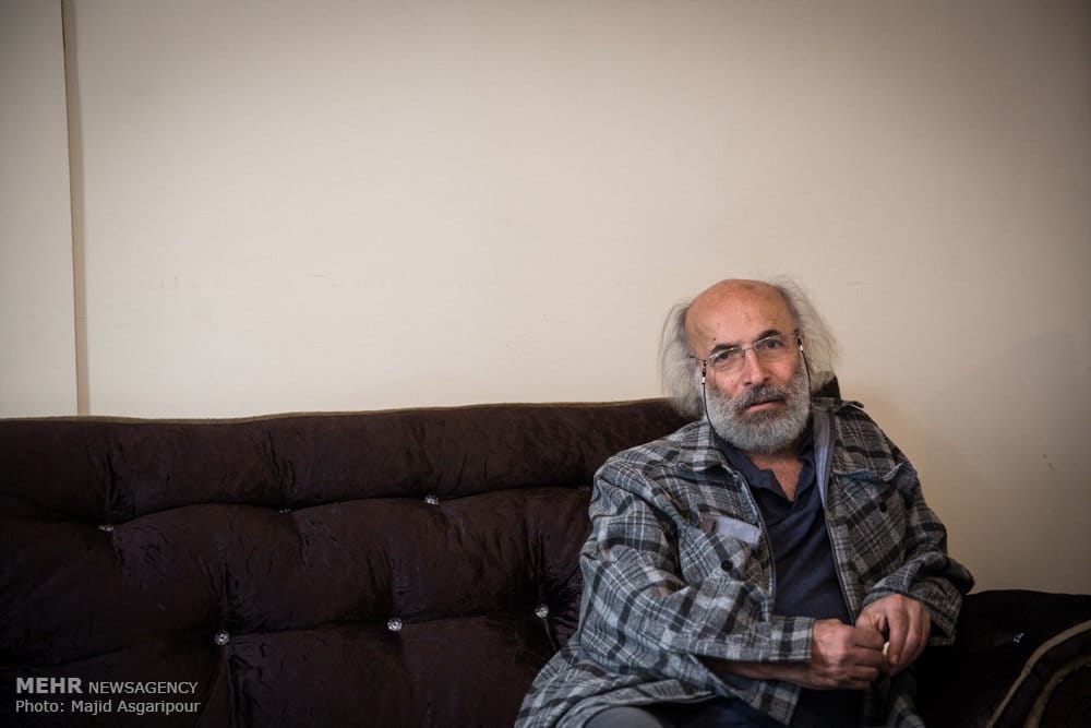 مراسم جالب تولد کیانوش عیاری در نمایشگاه کتاب: چه اتفاقاتی رخ داد؟