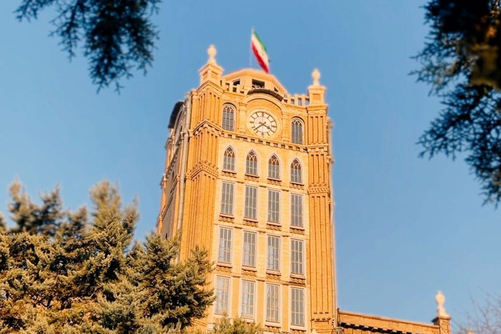برج ساعت: داستانی از تاریخ زنده تبریز که نمی‌توانید از دست بدهید!