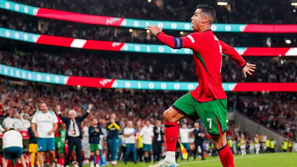 آیا رونالدو برای پرتغال گلی نزده است؟ یک رکورد جهانی زیر سوال!