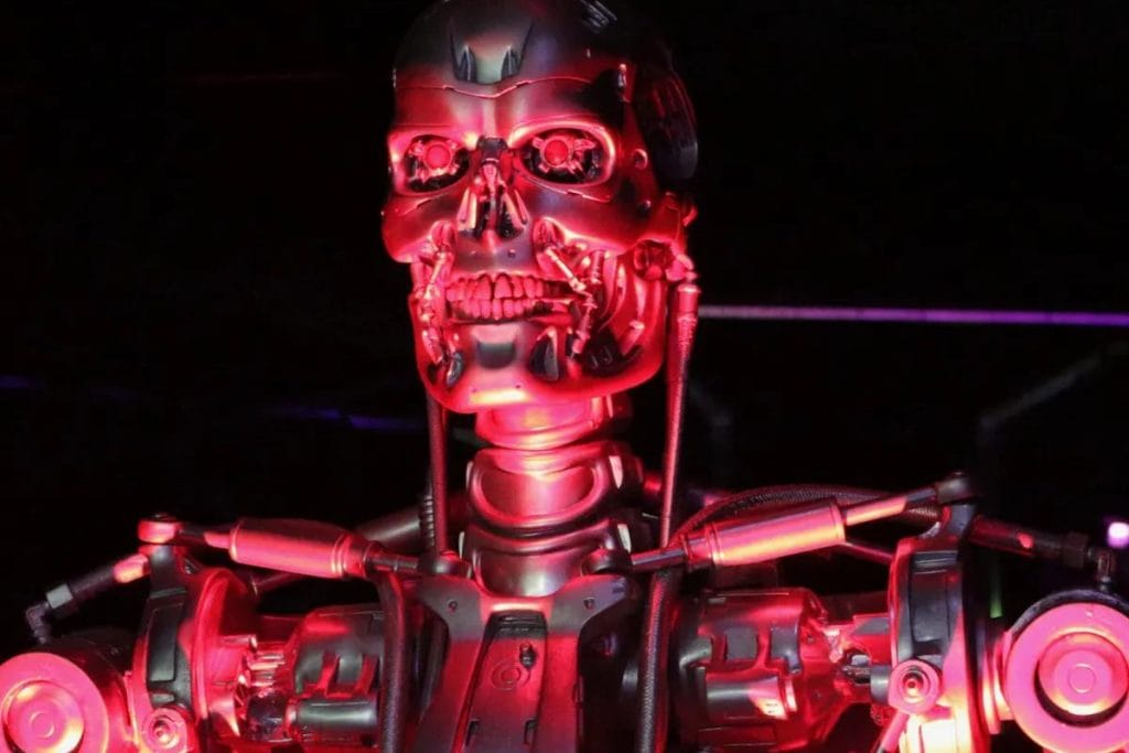 مدیرعامل گوگل: احتمال خطرناک‌شدن هوش مصنوعی «بسیار بالا» است