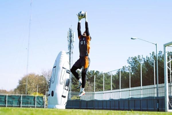 راز نیمکت‌نشینی سید حسین: پایان راه یا شروع یک ماجراجویی جدید؟"