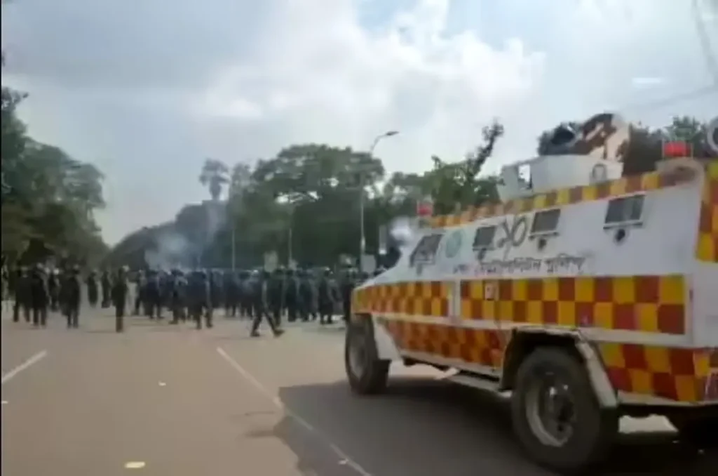 پلیس صنعتی به میدان آمد/ بازداشت چند کارگر معترض بنگلادشی