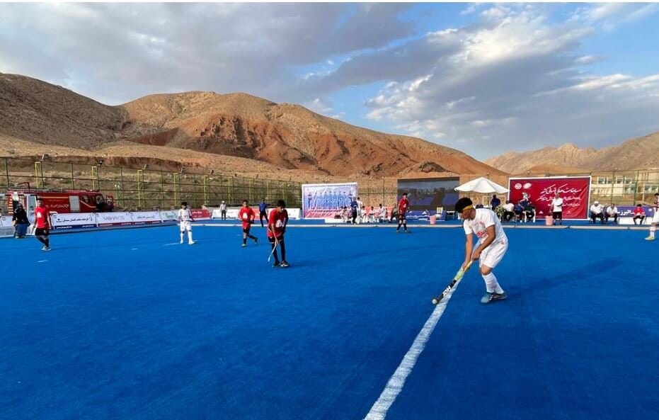 جنگ چمن‌ها آغاز شد: پسران هاکی ایران در یک روز ۱۰ نبرد!”