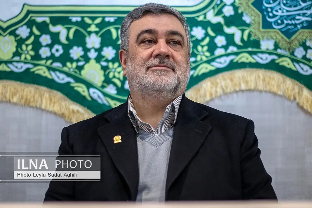 چگونه خدمت به مردم و اطاعت از رهبری، وحدت ملی را تقویت میکند؟