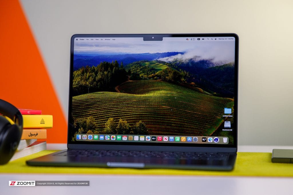راز نمایشگرهای مکبوک: غولهای فناوری که از چشمتان پنهان شدهاند!