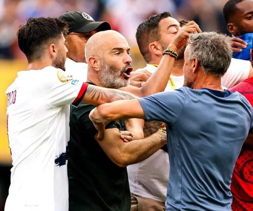 مشت انریکه به صورت پدرو در فینال جام جهانی باشگاه ها(ویدیو)