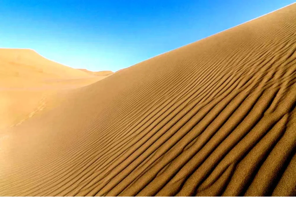 گرمای سوزان کویر شهداد به ۵۱ درجه رسید؛ کدام شهرهای ایران در آستانه رکوردشکنی دما هستند؟!