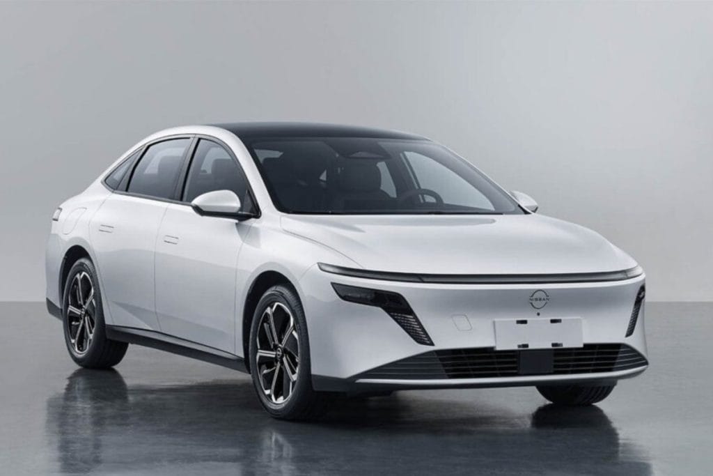 نیسان جدید: ظاهر برقی، قلب بنزینی!