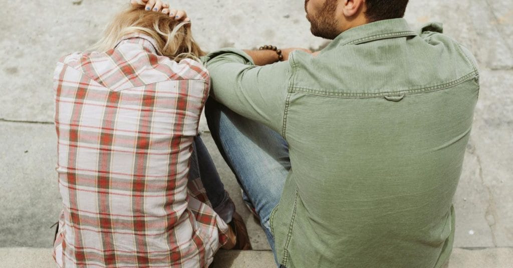 علائم هشداردهنده در روابط عاطفی: چطور رفتارهای تحقیرآمیز را تشخیص دهیم و با آنها مقابله کنیم