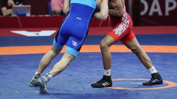 پاداش قهرمانی کشتی:  شوک بزرگ!  نصف قرارداد یک فوتبالیست هم نیست؟