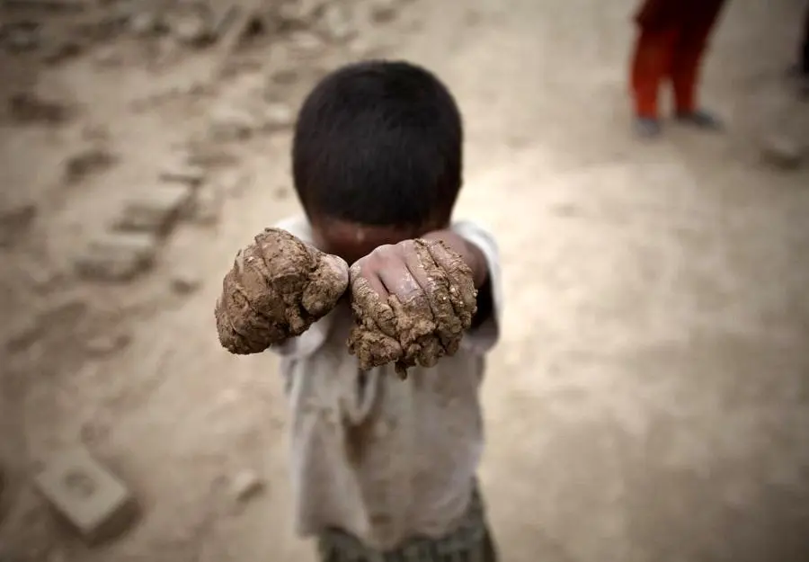 کودکان کار: بازیچه تقدیر یا قربانی بی‌مسئولیتی؟