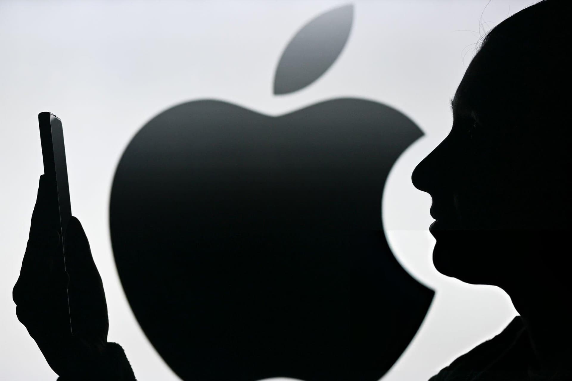 سیب گندیده شد؟ متا یک مهره کلیدی دیگر را قاپید!