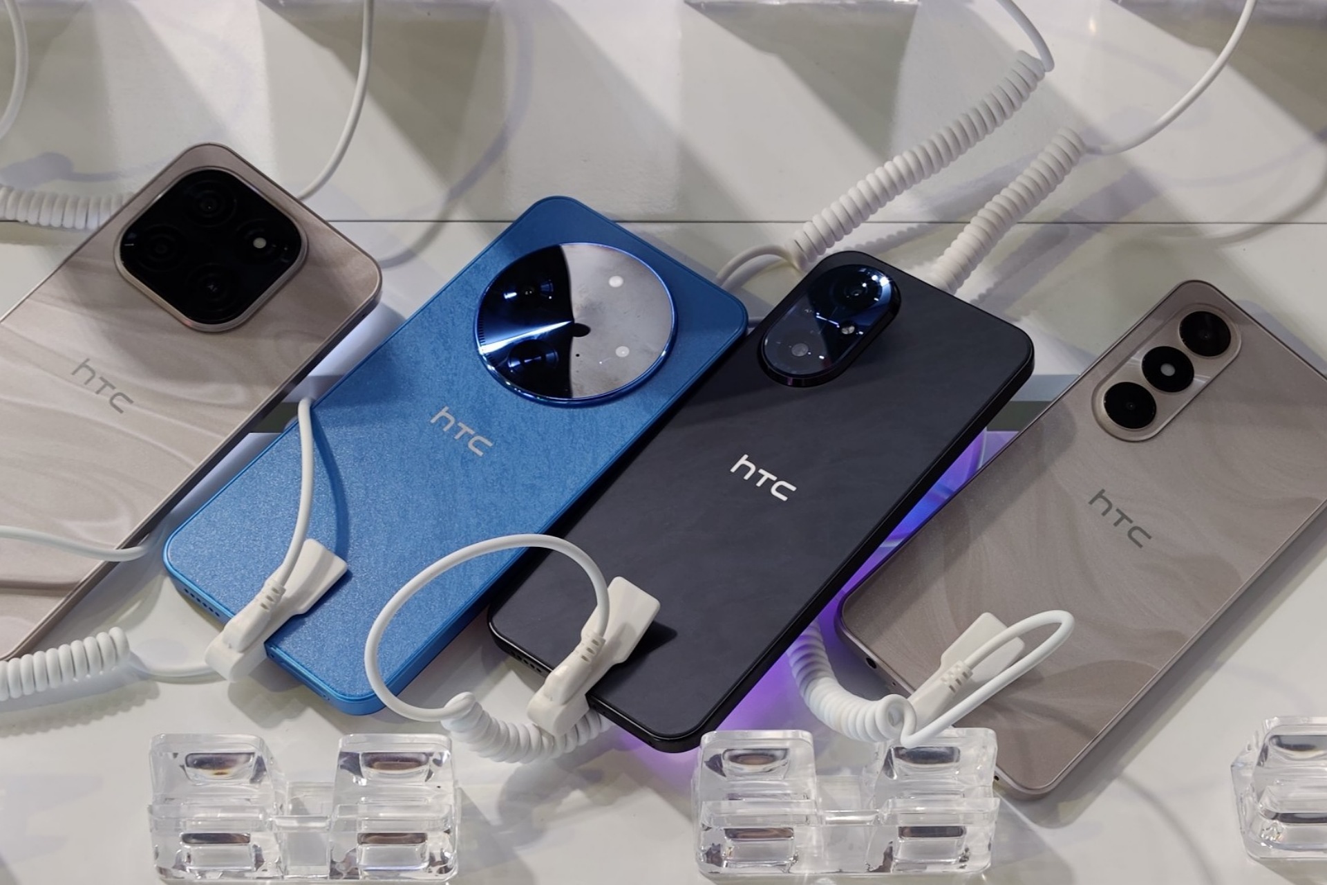 پرده‌برداری از آخرین شاهکارهای HTC در قلب دبی!