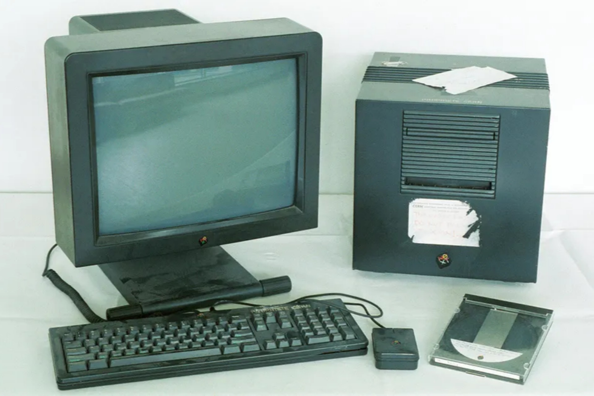 راز ناگفته نیـاکان اپل، ۳۷ سال بعد فاش شد!