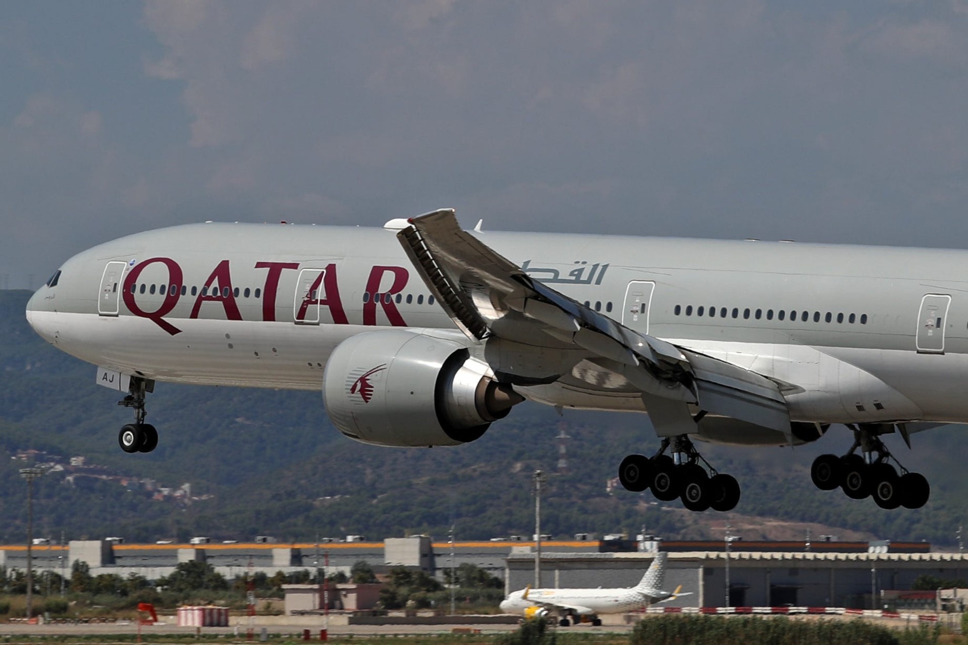 پرواز مرگ: راز سقوط یک مسافر در آسمان قطر!