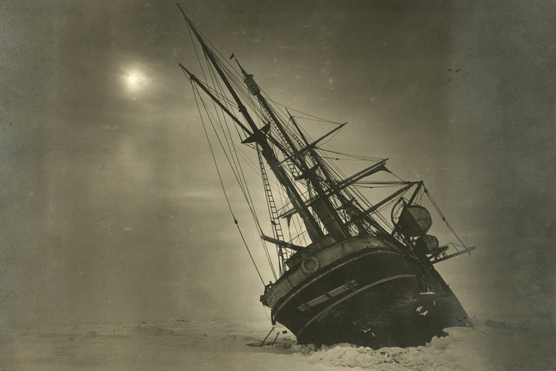 اندورنس: معمای غرق شدنِ کشتی‌ای که رازهایش در اعماق یخ‌ها پنهان بود، بالاخره فاش شد؟