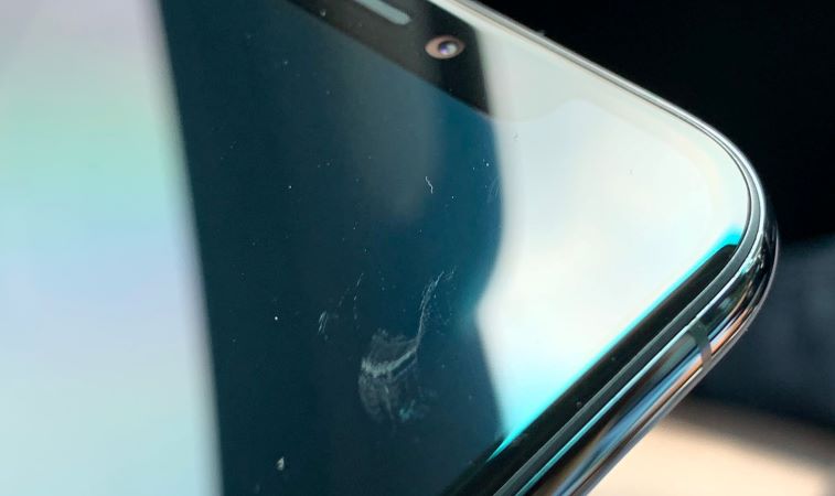 از بین بردن لکه های پشت گوشی شیشه ای آسان و خیره کننده