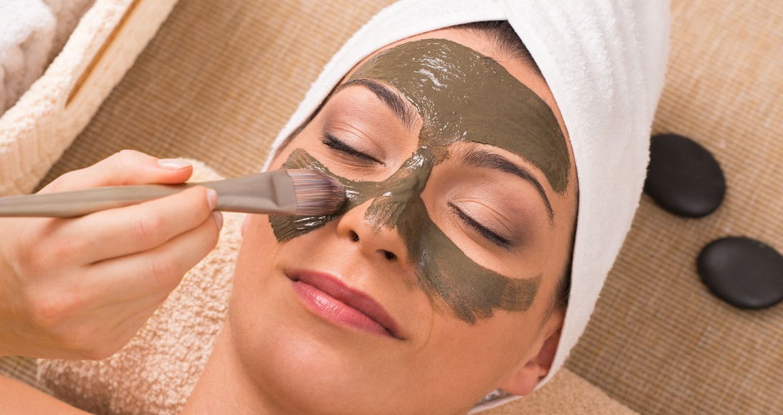 ایا حنا لک صورت را از بین میبرد؟ راز خیره‌کننده پوست صاف و روشن