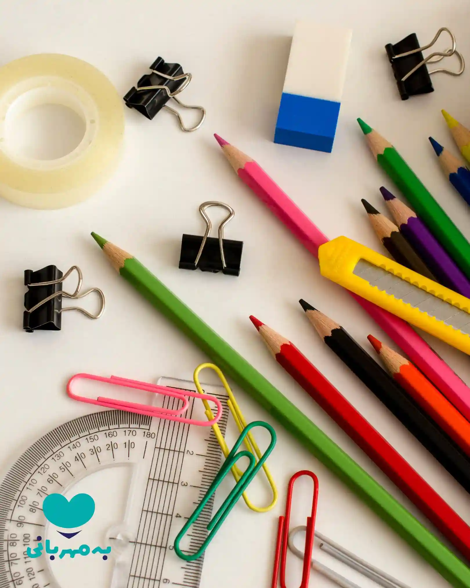 طرح اهدای لوازم التحریر به دانش آموزان نیازمند