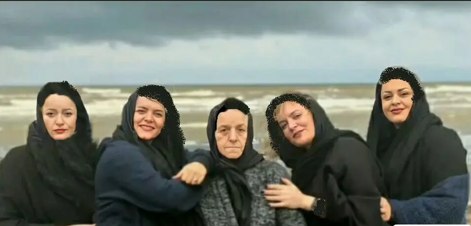 زندگی خصوصی نعیمه نظام دوست: از بازیگری و شیطنت های کودکی تا دلیل فداکارانه مجرد ماندن