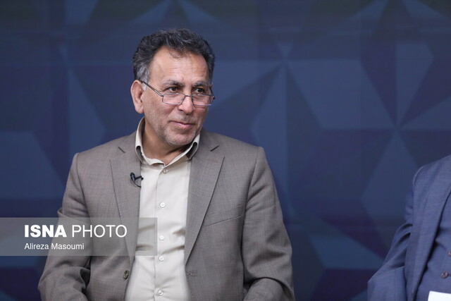 تولید خودرو در ایران "مزیت نسبی" نیست: مجلس مخالف افزایش قیمت بنزین است