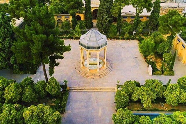 گستره عشق از «اَشَه» اوستا تا شوریدگی حافظ: پیوند ناگسستنی دلدادگی و خرد در فرهنگ ایرانی