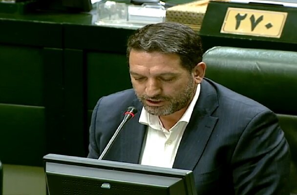 پیام هشدار نماینده مجلس به سیاسیون: در «جنگ اقتصادی» مراقب افتادن در دام دو قطبی سازی دشمن باشید!