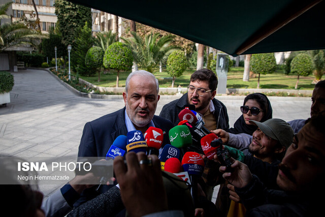 تحول بزرگ در انرژی خورشیدی ایران؛ وزیر نیرو: کیفیت پنل ها عالی است، سرمایه گذاری بخش خصوصی تضمین کننده کیفیت است