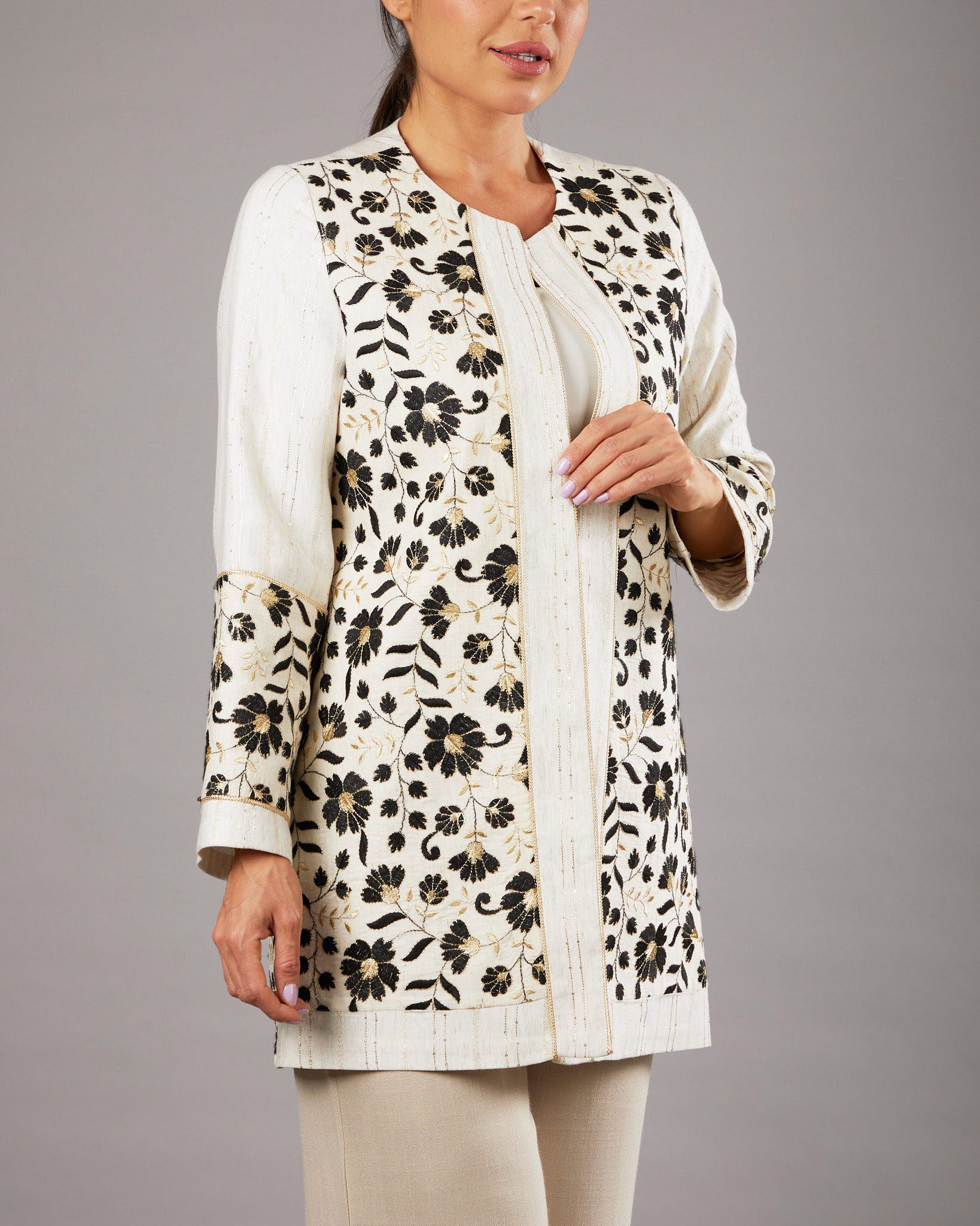 مانتو گل دوزی شده