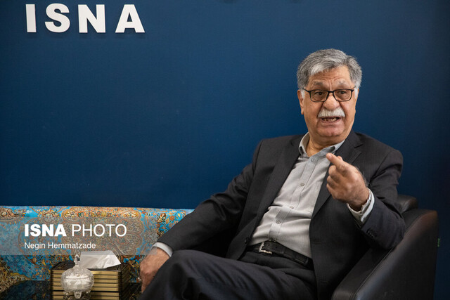 از تلاقی ناگزیر روزنامه نگاری و سیاست تا حفظ بی طرفی حرفه ای: مرجعیت رسانه ها در «اوج بحران» و «آزمون ها» شکل می گیرد