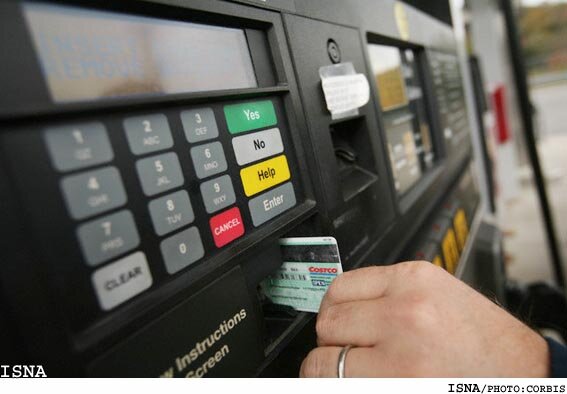 کارت سوخت با انتقال سهمیه بنزین به کارت بانکی حذف نمی شود