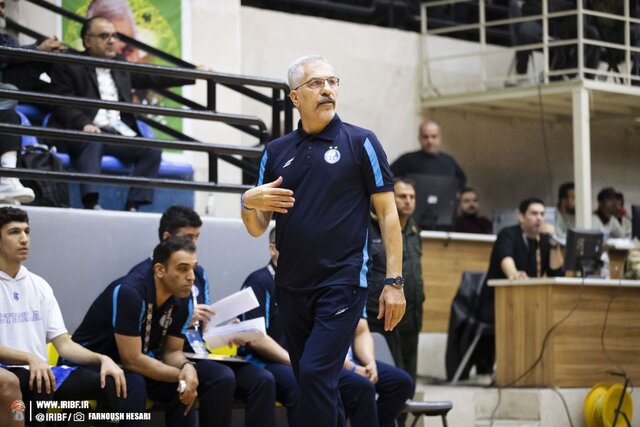 جنجال در لیگ بسکتبال: اعتراض شدید شاهین طبع به ناداوری علیه استقلال