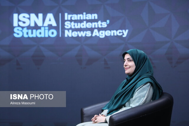 سایه روشن های تصمیم گیری در دولت چهاردهم؛ از اتاق جلسات پاستور تا سفره مردم