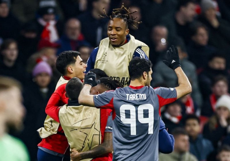 شب جادویی آمستردام تحت تاثیر ستاره ایرانی؛ طارمی، معمار صعود تاریخی المپیاکوس به دور حذفی