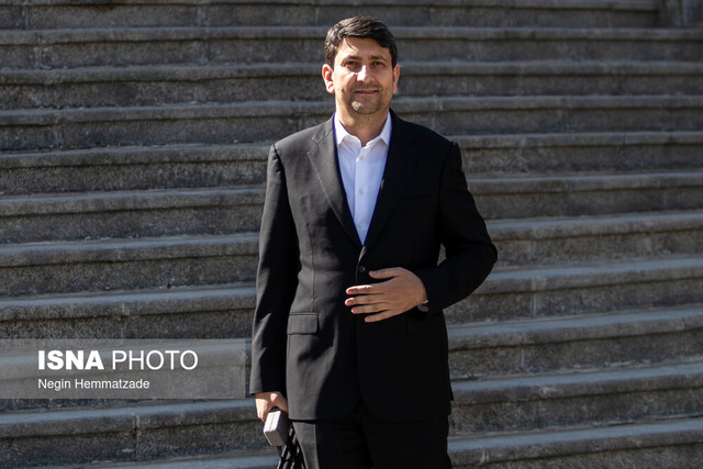 وعده ثبات همتی به بازار و دفع بزرگ ترین پاتک سایبری به اینترنت ایران